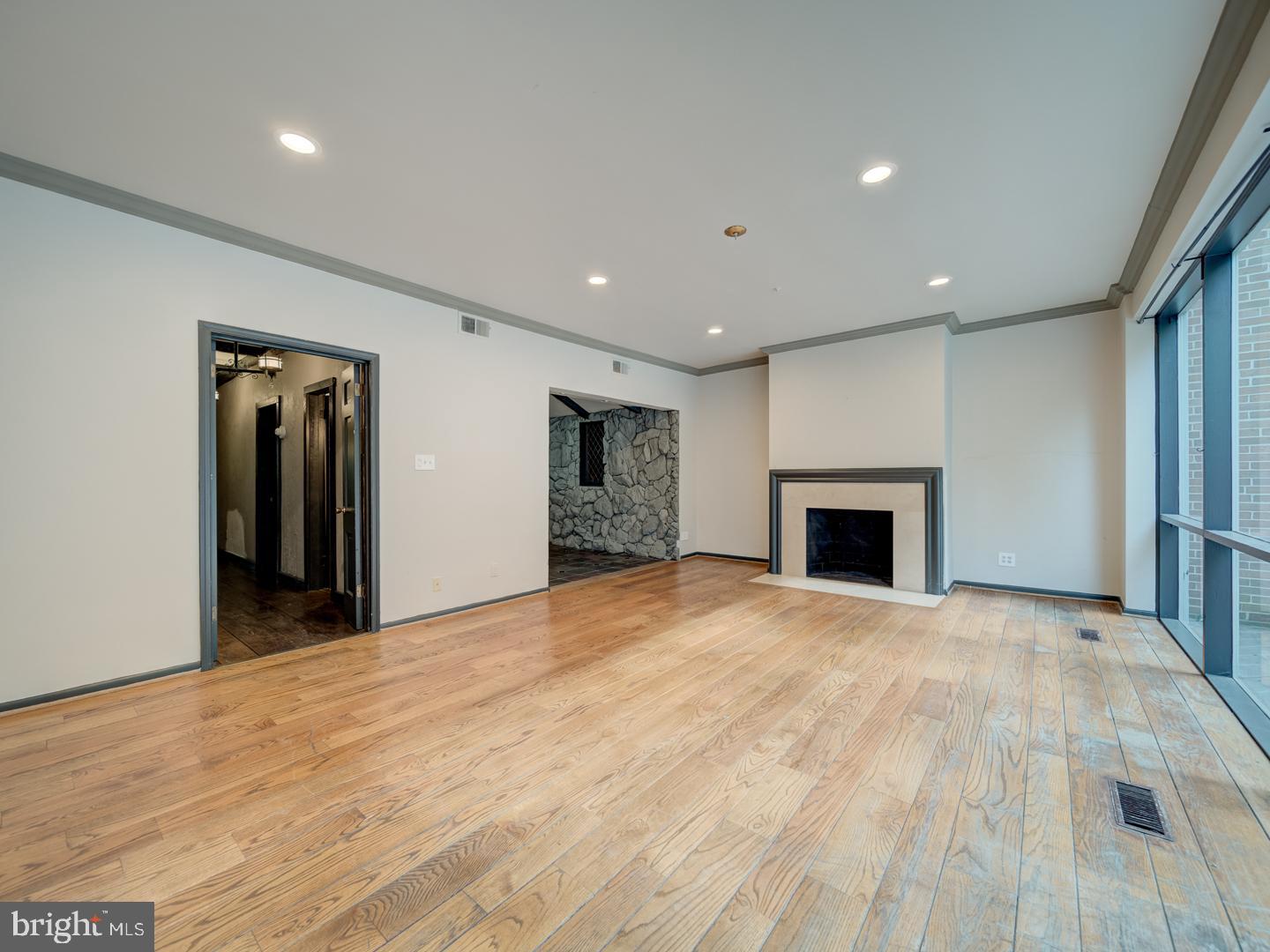 2142 CATHEDRAL AVE NW, WASHINGTON, District Of Columbia 20008, 4 Bedrooms Bedrooms, ,4 BathroomsBathrooms,Residential,For sale,2142 CATHEDRAL AVE NW,DCDC2220438 MLS # DCDC2220438