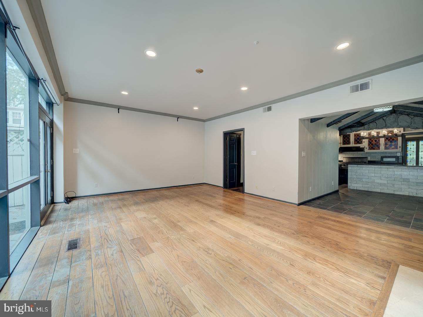 2142 CATHEDRAL AVE NW, WASHINGTON, District Of Columbia 20008, 4 Bedrooms Bedrooms, ,4 BathroomsBathrooms,Residential,For sale,2142 CATHEDRAL AVE NW,DCDC2220438 MLS # DCDC2220438