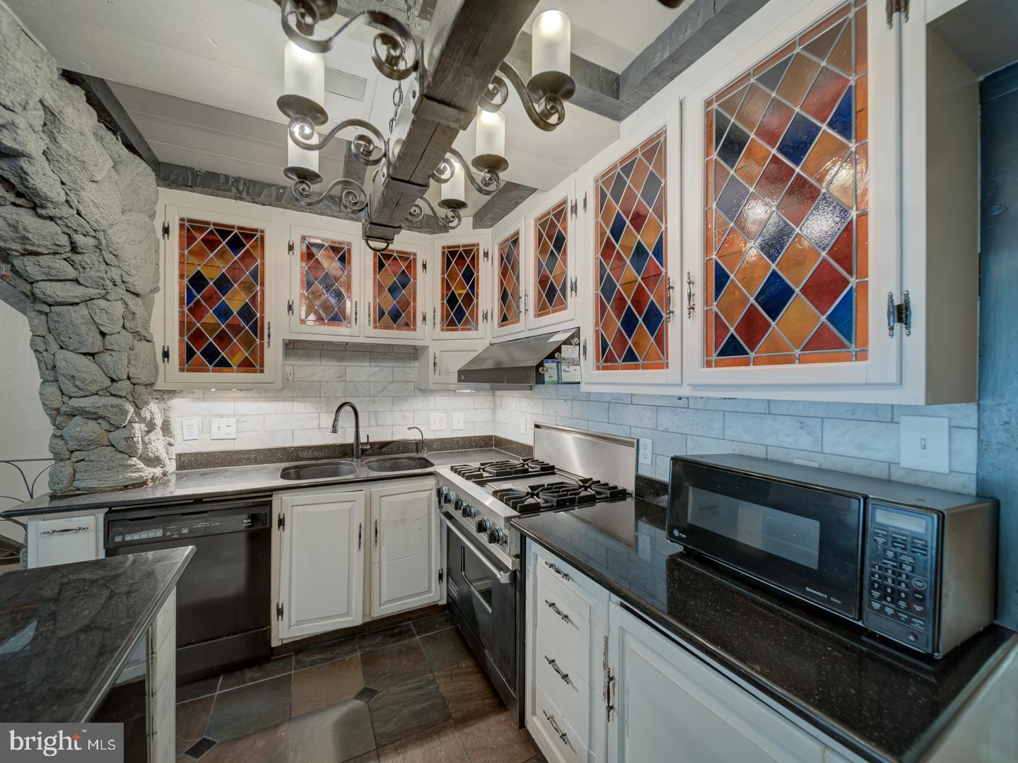 2142 CATHEDRAL AVE NW, WASHINGTON, District Of Columbia 20008, 4 Bedrooms Bedrooms, ,4 BathroomsBathrooms,Residential,For sale,2142 CATHEDRAL AVE NW,DCDC2220438 MLS # DCDC2220438