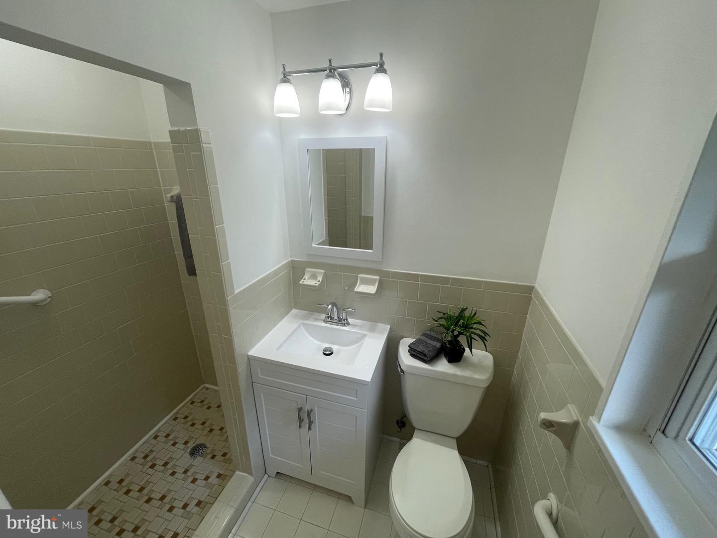 3111 MARL PAT DRIVE, ALEXANDRIA, Virginia 22310, 4 Bedrooms Bedrooms, ,3 BathroomsBathrooms,Residential,For sale,3111 MARL PAT DRIVE,VAFX2265098 MLS # VAFX2265098