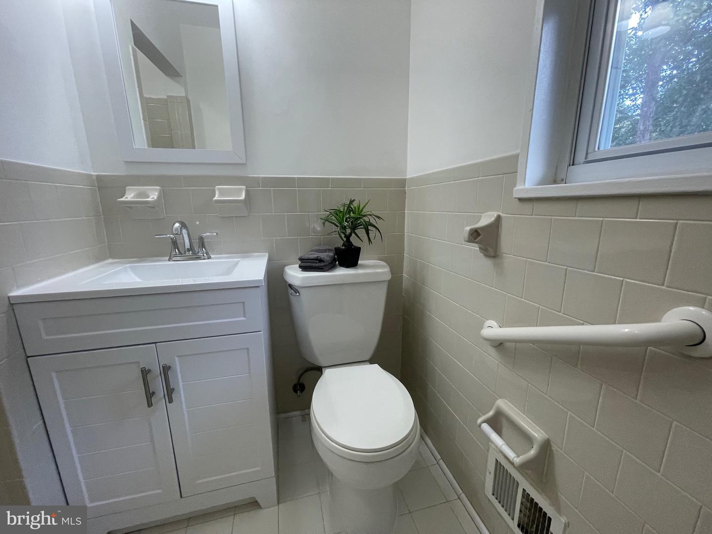 3111 MARL PAT DRIVE, ALEXANDRIA, Virginia 22310, 4 Bedrooms Bedrooms, ,3 BathroomsBathrooms,Residential,For sale,3111 MARL PAT DRIVE,VAFX2265098 MLS # VAFX2265098