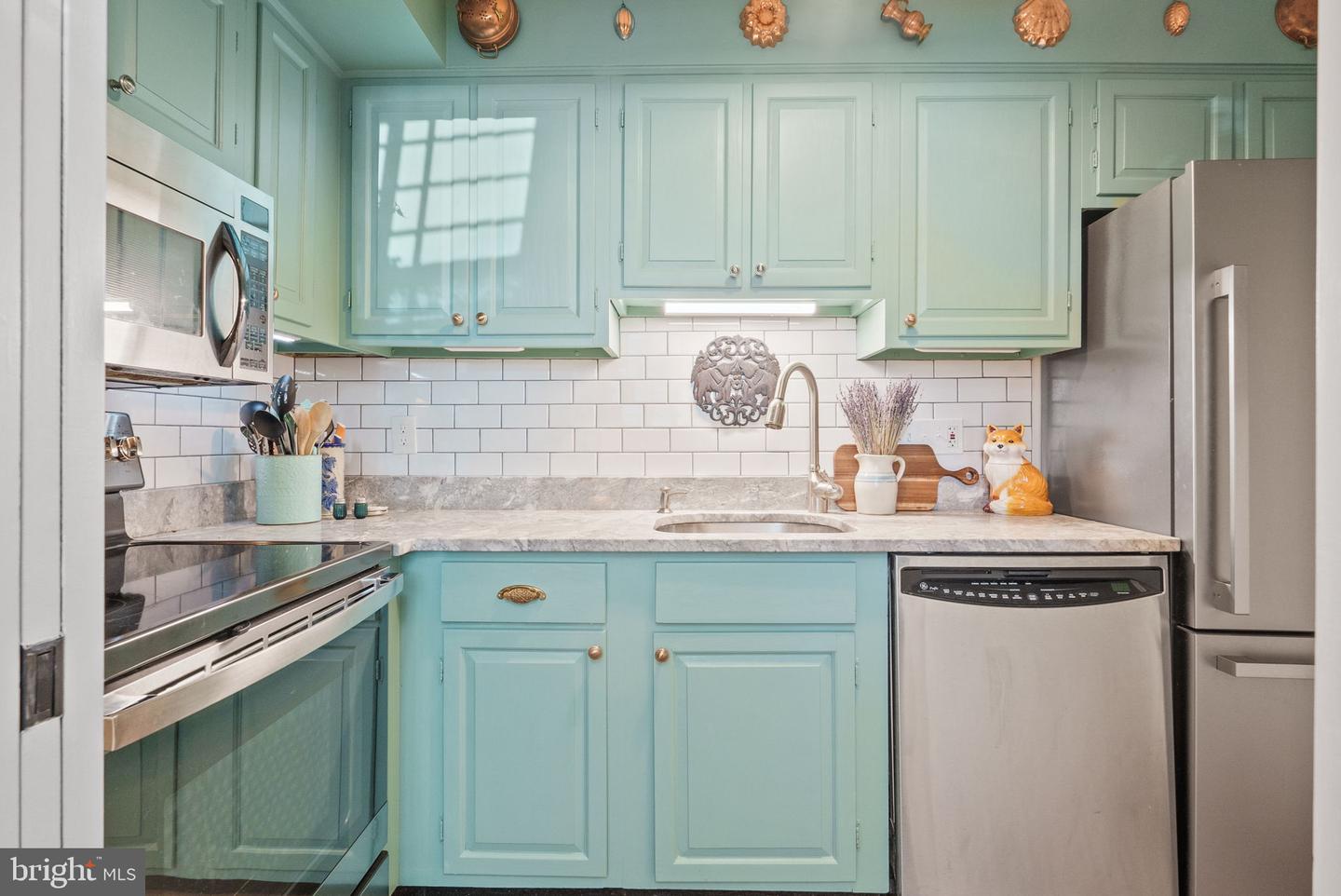 418 N SAINT ASAPH ST #1/2, ALEXANDRIA, Virginia 22314, 1 Bedroom Bedrooms, ,1 BathroomBathrooms,Residential,For sale,418 N SAINT ASAPH ST #1/2,VAAX2049322 MLS # VAAX2049322
