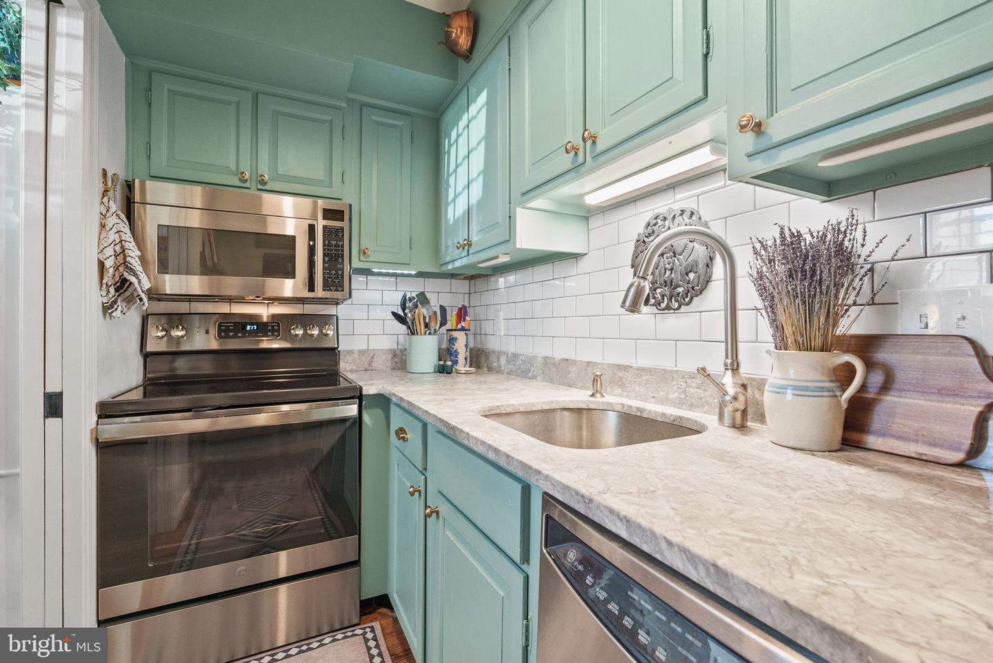 418 N SAINT ASAPH ST #1/2, ALEXANDRIA, Virginia 22314, 1 Bedroom Bedrooms, ,1 BathroomBathrooms,Residential,For sale,418 N SAINT ASAPH ST #1/2,VAAX2049322 MLS # VAAX2049322