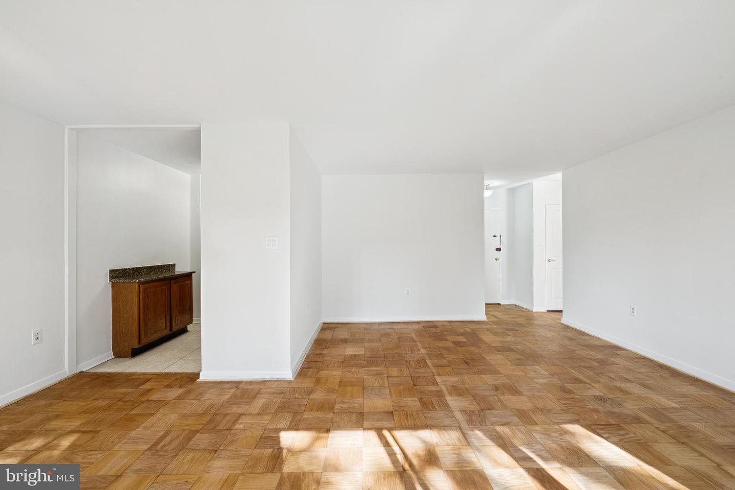3000 SPOUT RUN PKWY #D405, ARLINGTON, Virginia 22201, 1 Bedroom Bedrooms, ,1 BathroomBathrooms,Residential,For sale,3000 SPOUT RUN PKWY #D405,VAAR2063196 MLS # VAAR2063196