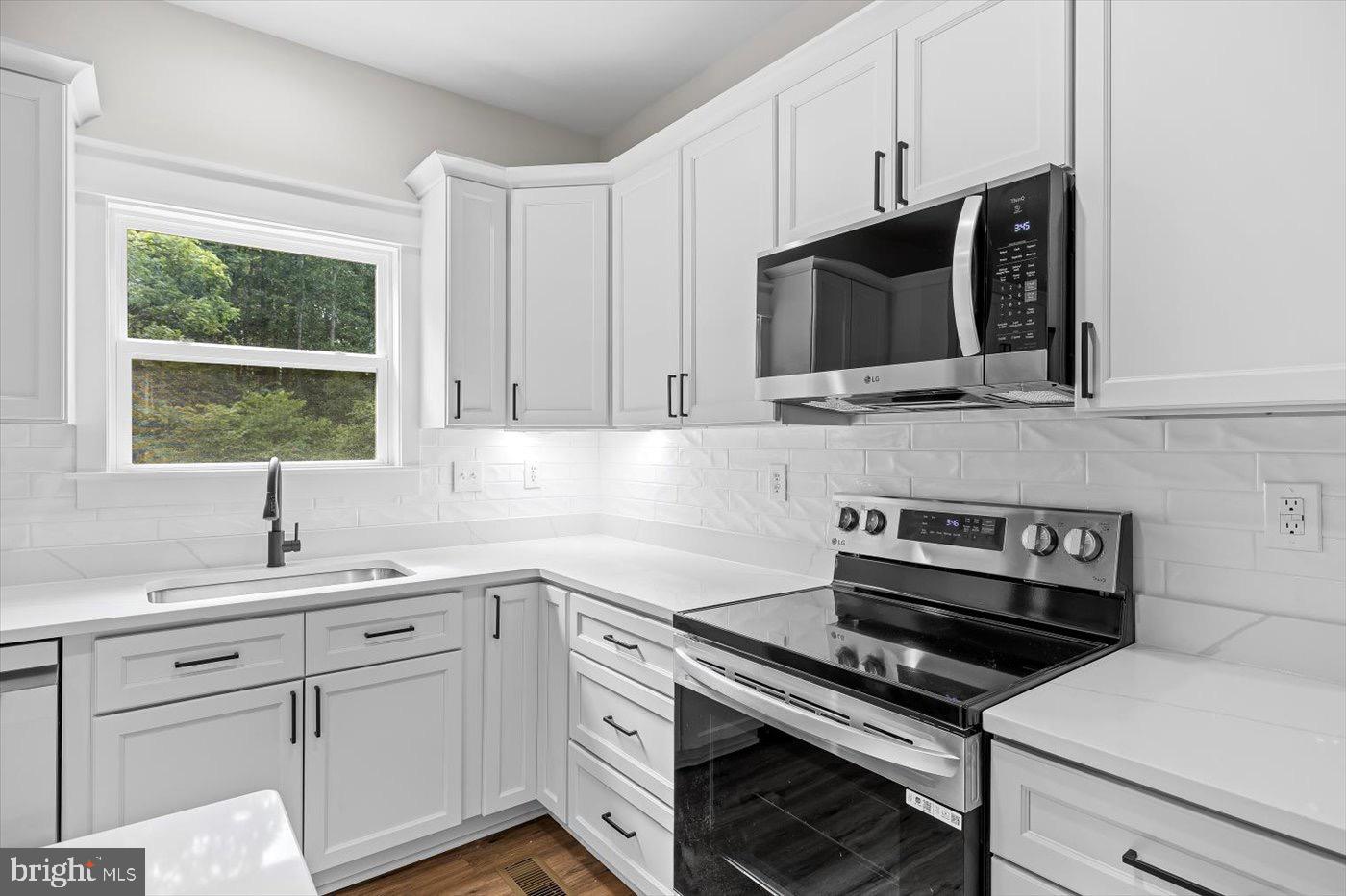 11171 JACKSONTOWN RD, SOMERSET, Virginia 22972, 3 Bedrooms Bedrooms, 5 Rooms Rooms,2 BathroomsBathrooms,Residential,For sale,11171 JACKSONTOWN RD,VAOR2010682 MLS # VAOR2010682