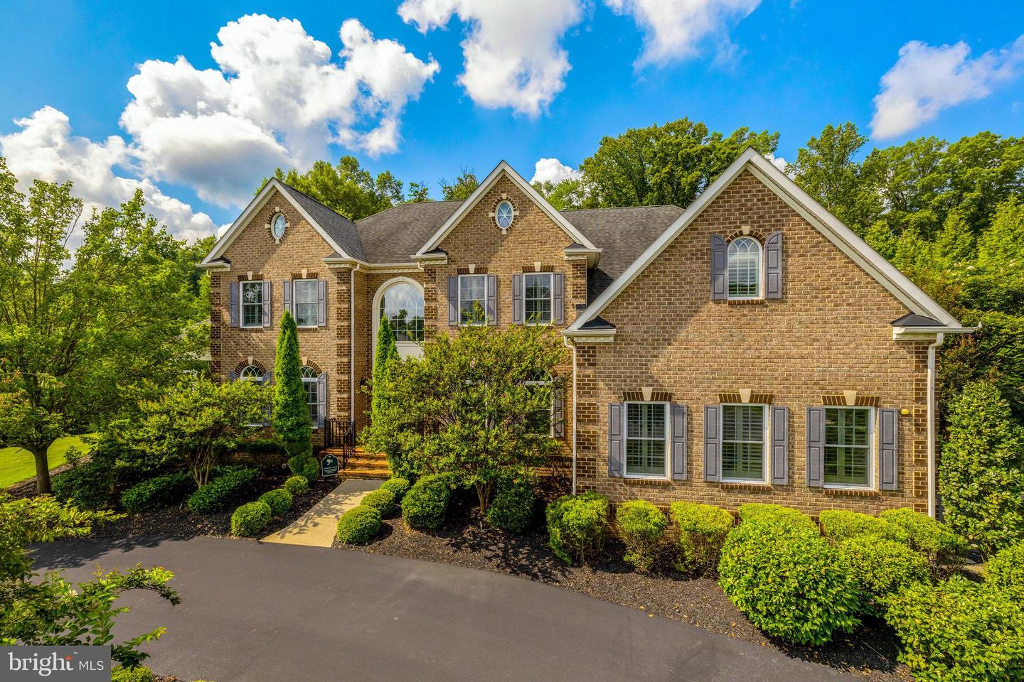 1678 HUNTING CREST WAY, VIENNA, Virginia 22182, 4 Bedrooms Bedrooms, ,5 BathroomsBathrooms,Residential,For sale,1678 HUNTING CREST WAY,VAFX2265328 MLS # VAFX2265328