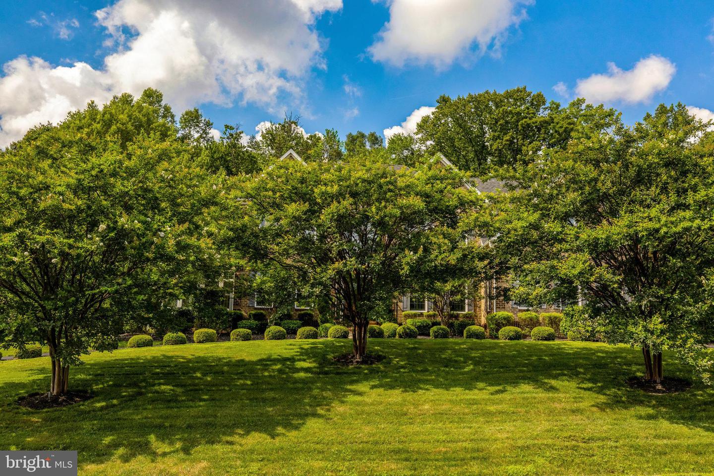 1678 HUNTING CREST WAY, VIENNA, Virginia 22182, 4 Bedrooms Bedrooms, ,5 BathroomsBathrooms,Residential,For sale,1678 HUNTING CREST WAY,VAFX2265328 MLS # VAFX2265328