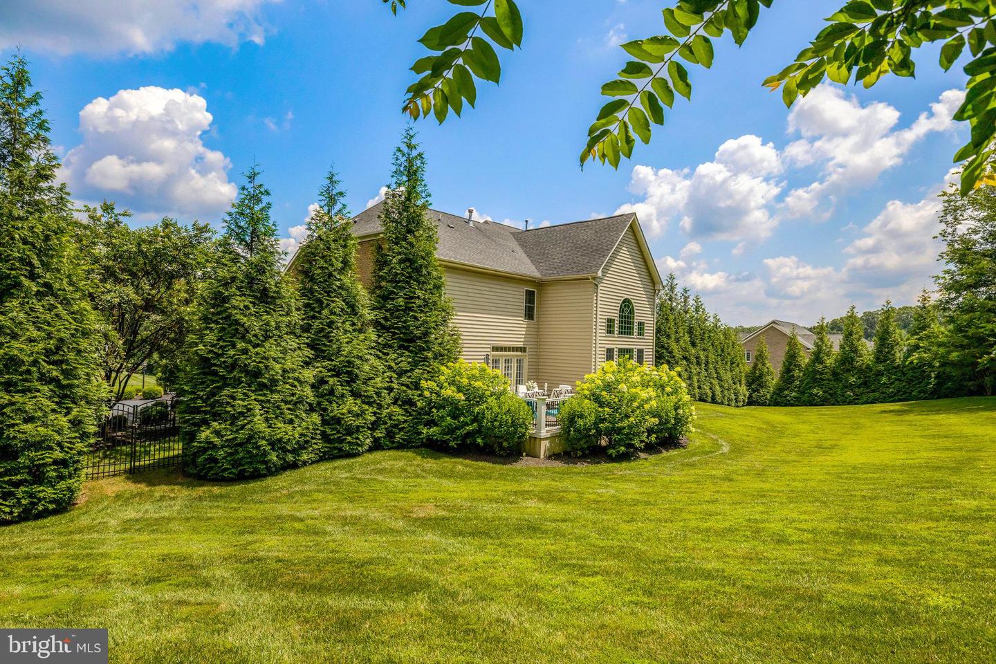 1678 HUNTING CREST WAY, VIENNA, Virginia 22182, 4 Bedrooms Bedrooms, ,5 BathroomsBathrooms,Residential,For sale,1678 HUNTING CREST WAY,VAFX2265328 MLS # VAFX2265328