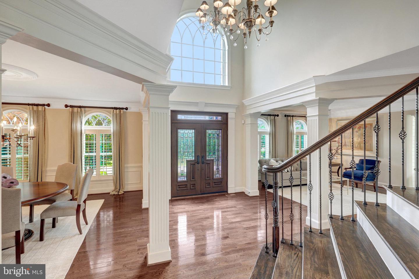 1678 HUNTING CREST WAY, VIENNA, Virginia 22182, 4 Bedrooms Bedrooms, ,5 BathroomsBathrooms,Residential,For sale,1678 HUNTING CREST WAY,VAFX2265328 MLS # VAFX2265328
