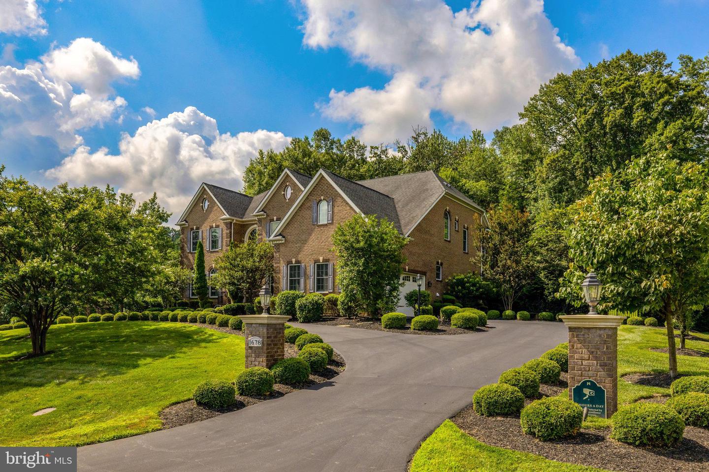 1678 HUNTING CREST WAY, VIENNA, Virginia 22182, 4 Bedrooms Bedrooms, ,5 BathroomsBathrooms,Residential,For sale,1678 HUNTING CREST WAY,VAFX2265328 MLS # VAFX2265328