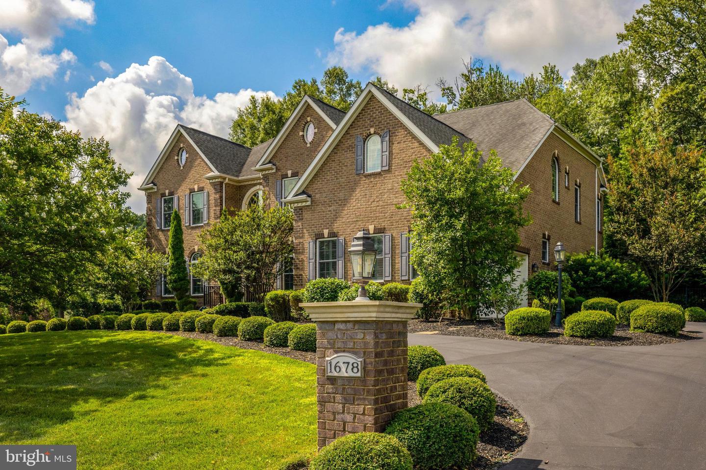 1678 HUNTING CREST WAY, VIENNA, Virginia 22182, 4 Bedrooms Bedrooms, ,5 BathroomsBathrooms,Residential,For sale,1678 HUNTING CREST WAY,VAFX2265328 MLS # VAFX2265328