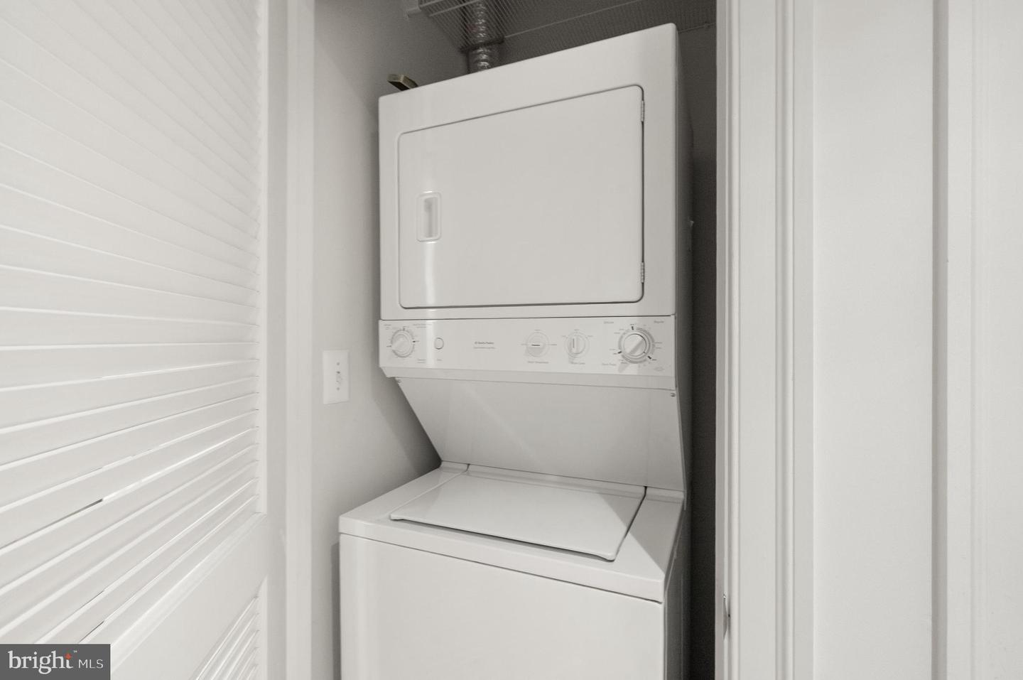 1023 N ROYAL ST #109, ALEXANDRIA, Virginia 22314, 1 Bedroom Bedrooms, ,1 BathroomBathrooms,Residential,For sale,1023 N ROYAL ST #109,VAAX2049376 MLS # VAAX2049376 1023 N ROYAL ST #109, ALEXANDRIA, Virginia 22314, 1 Bedroom Bedrooms, ,1 BathroomBathrooms,Residential,For sale,1023 N ROYAL ST #109,VAAX2049376 MLS # VAAX2049376