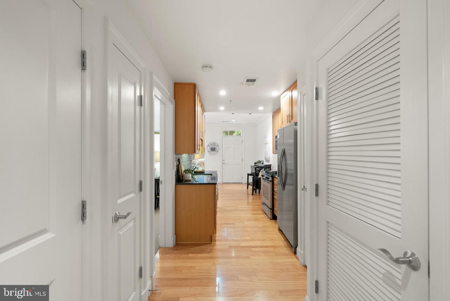 1023 N ROYAL ST #109, ALEXANDRIA, Virginia 22314, 1 Bedroom Bedrooms, ,1 BathroomBathrooms,Residential,For sale,1023 N ROYAL ST #109,VAAX2049376 MLS # VAAX2049376 1023 N ROYAL ST #109, ALEXANDRIA, Virginia 22314, 1 Bedroom Bedrooms, ,1 BathroomBathrooms,Residential,For sale,1023 N ROYAL ST #109,VAAX2049376 MLS # VAAX2049376