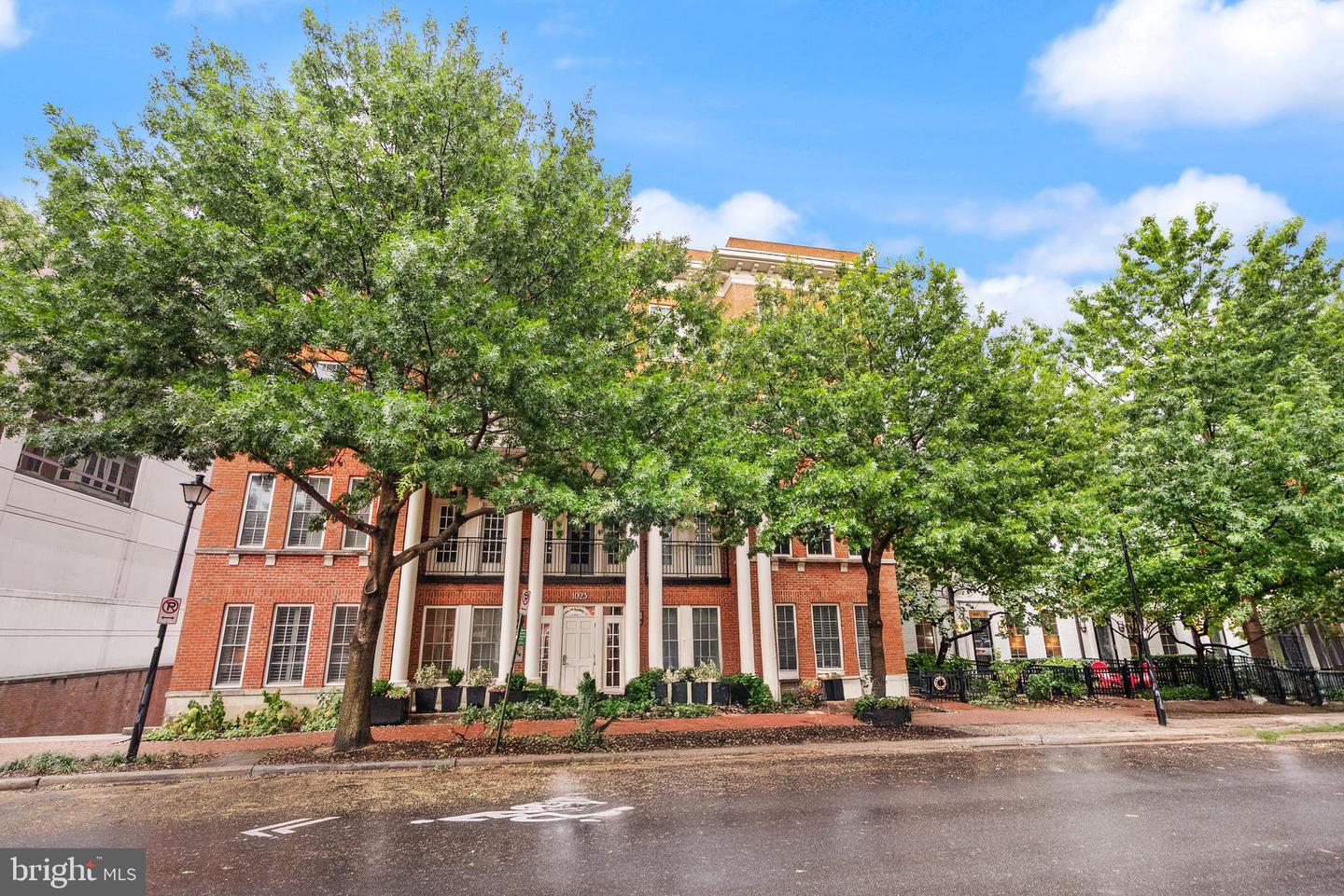 1023 N ROYAL ST #109, ALEXANDRIA, Virginia 22314, 1 Bedroom Bedrooms, ,1 BathroomBathrooms,Residential,For sale,1023 N ROYAL ST #109,VAAX2049376 MLS # VAAX2049376 1023 N ROYAL ST #109, ALEXANDRIA, Virginia 22314, 1 Bedroom Bedrooms, ,1 BathroomBathrooms,Residential,For sale,1023 N ROYAL ST #109,VAAX2049376 MLS # VAAX2049376