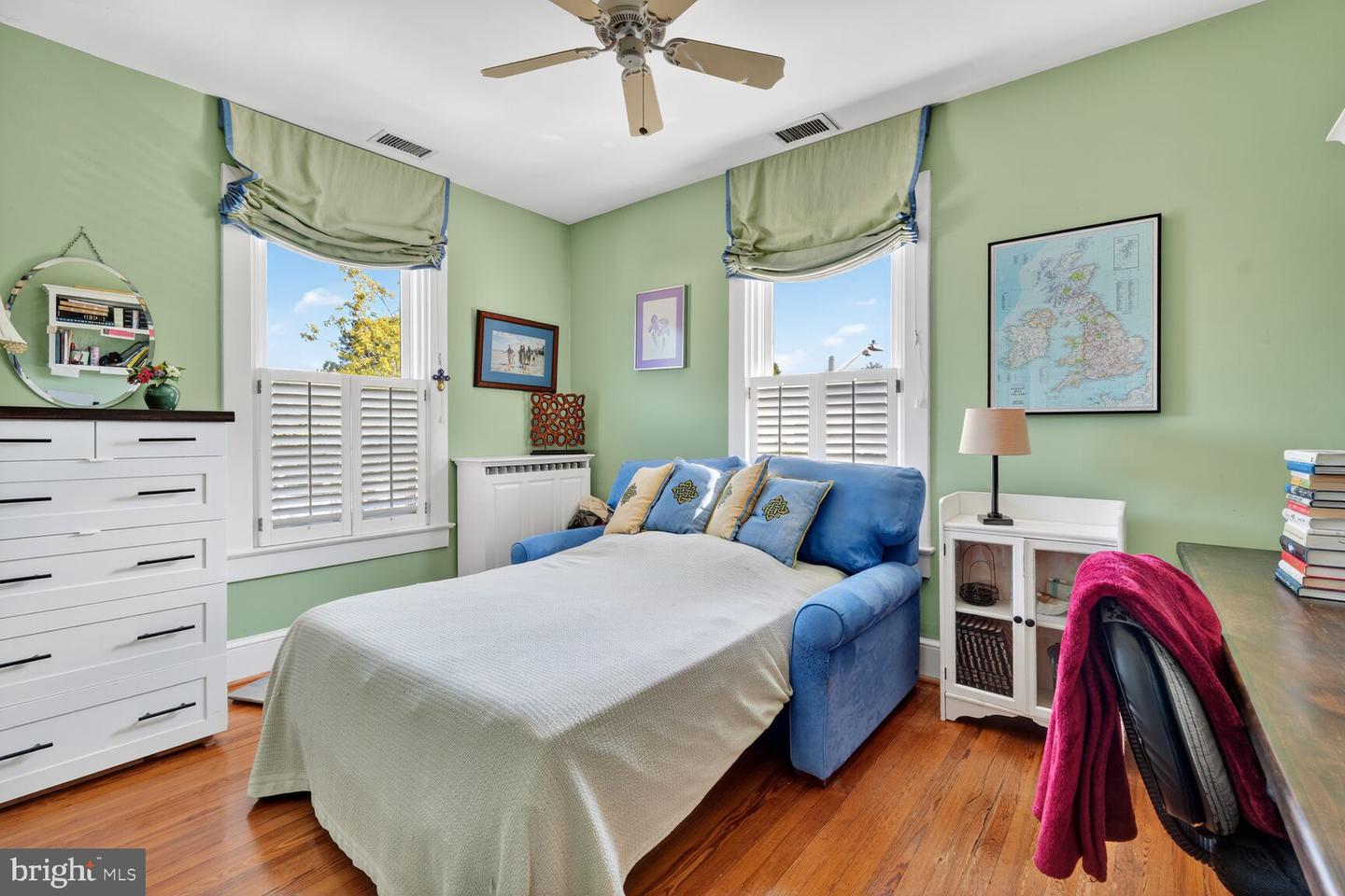 2100 MOUNT VERNON AVE, ALEXANDRIA, Virginia 22301, 2 Bedrooms Bedrooms, ,2 BathroomsBathrooms,Residential,For sale,2100 MOUNT VERNON AVE,VAAX2049380 MLS # VAAX2049380