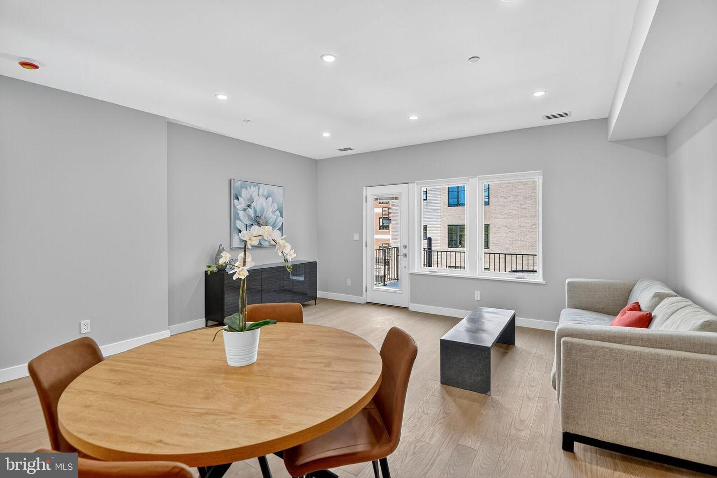 3303 SHERMAN AVE NW #B, WASHINGTON, District Of Columbia 20010, 3 Bedrooms Bedrooms, 9 Rooms Rooms,2 BathroomsBathrooms,Residential,For sale,3303 SHERMAN AVE NW #B,DCDC2220812 MLS # DCDC2220812