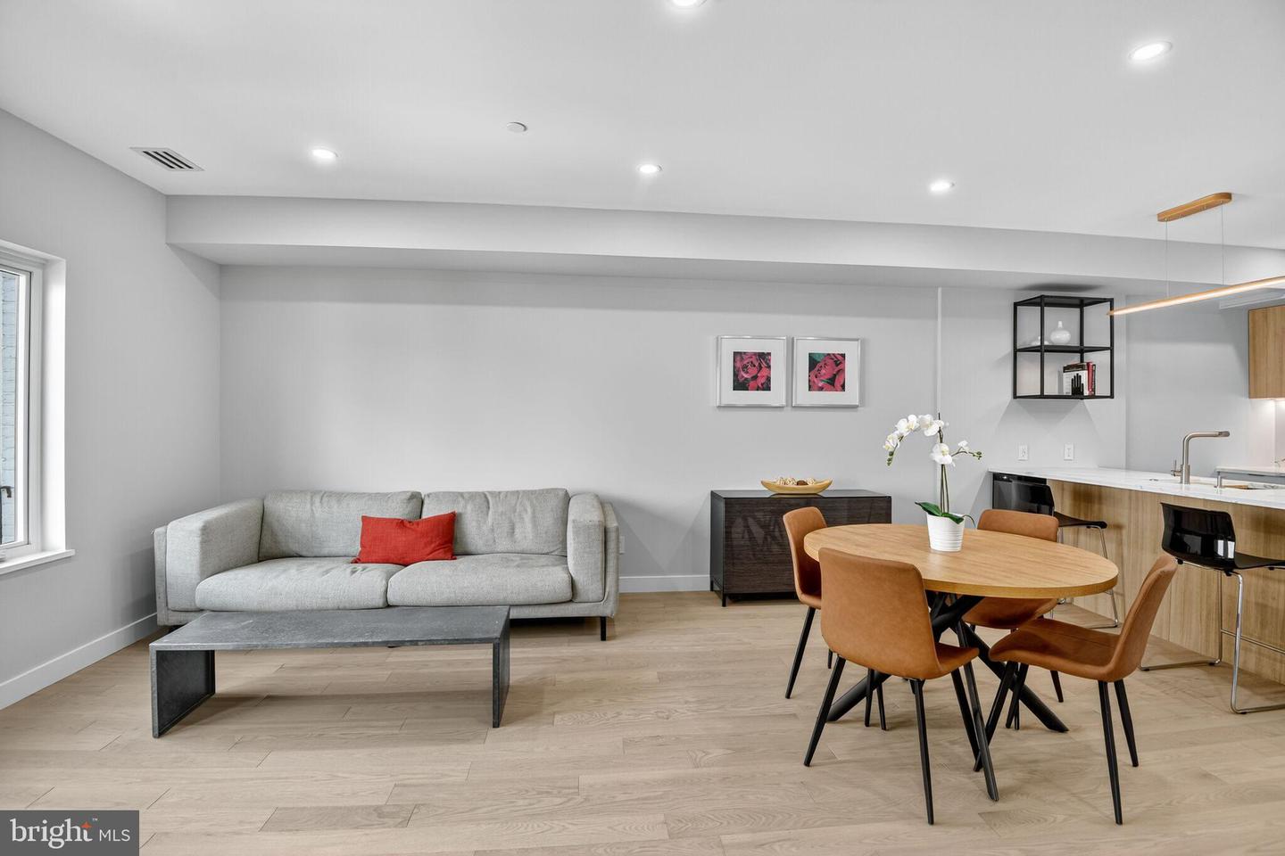 3303 SHERMAN AVE NW #B, WASHINGTON, District Of Columbia 20010, 3 Bedrooms Bedrooms, 9 Rooms Rooms,2 BathroomsBathrooms,Residential,For sale,3303 SHERMAN AVE NW #B,DCDC2220812 MLS # DCDC2220812