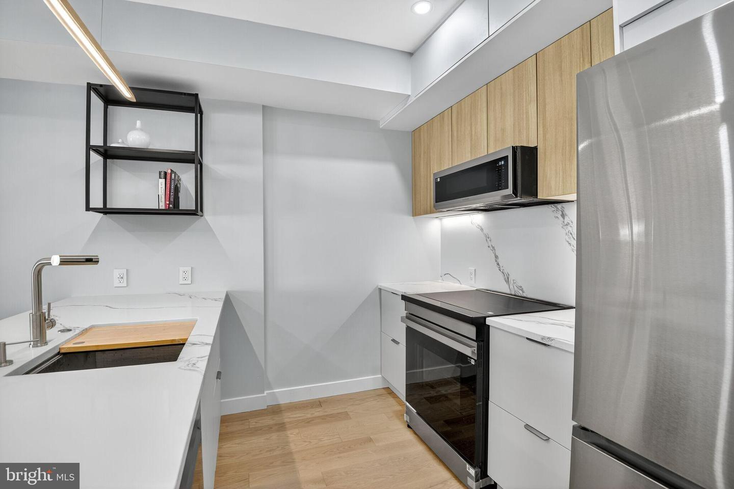 3303 SHERMAN AVE NW #B, WASHINGTON, District Of Columbia 20010, 3 Bedrooms Bedrooms, 9 Rooms Rooms,2 BathroomsBathrooms,Residential,For sale,3303 SHERMAN AVE NW #B,DCDC2220812 MLS # DCDC2220812