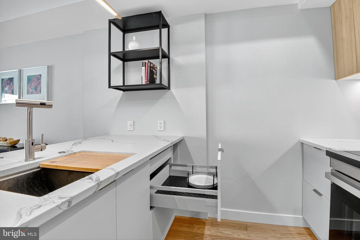 3303 SHERMAN AVE NW #B, WASHINGTON, District Of Columbia 20010, 3 Bedrooms Bedrooms, 9 Rooms Rooms,2 BathroomsBathrooms,Residential,For sale,3303 SHERMAN AVE NW #B,DCDC2220812 MLS # DCDC2220812