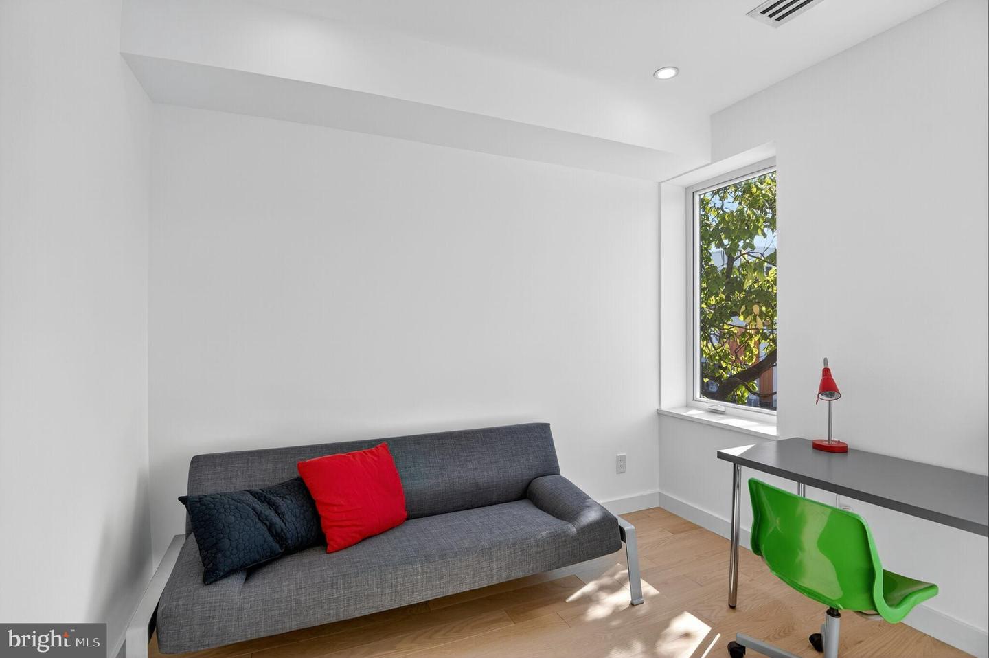 3303 SHERMAN AVE NW #B, WASHINGTON, District Of Columbia 20010, 3 Bedrooms Bedrooms, 9 Rooms Rooms,2 BathroomsBathrooms,Residential,For sale,3303 SHERMAN AVE NW #B,DCDC2220812 MLS # DCDC2220812