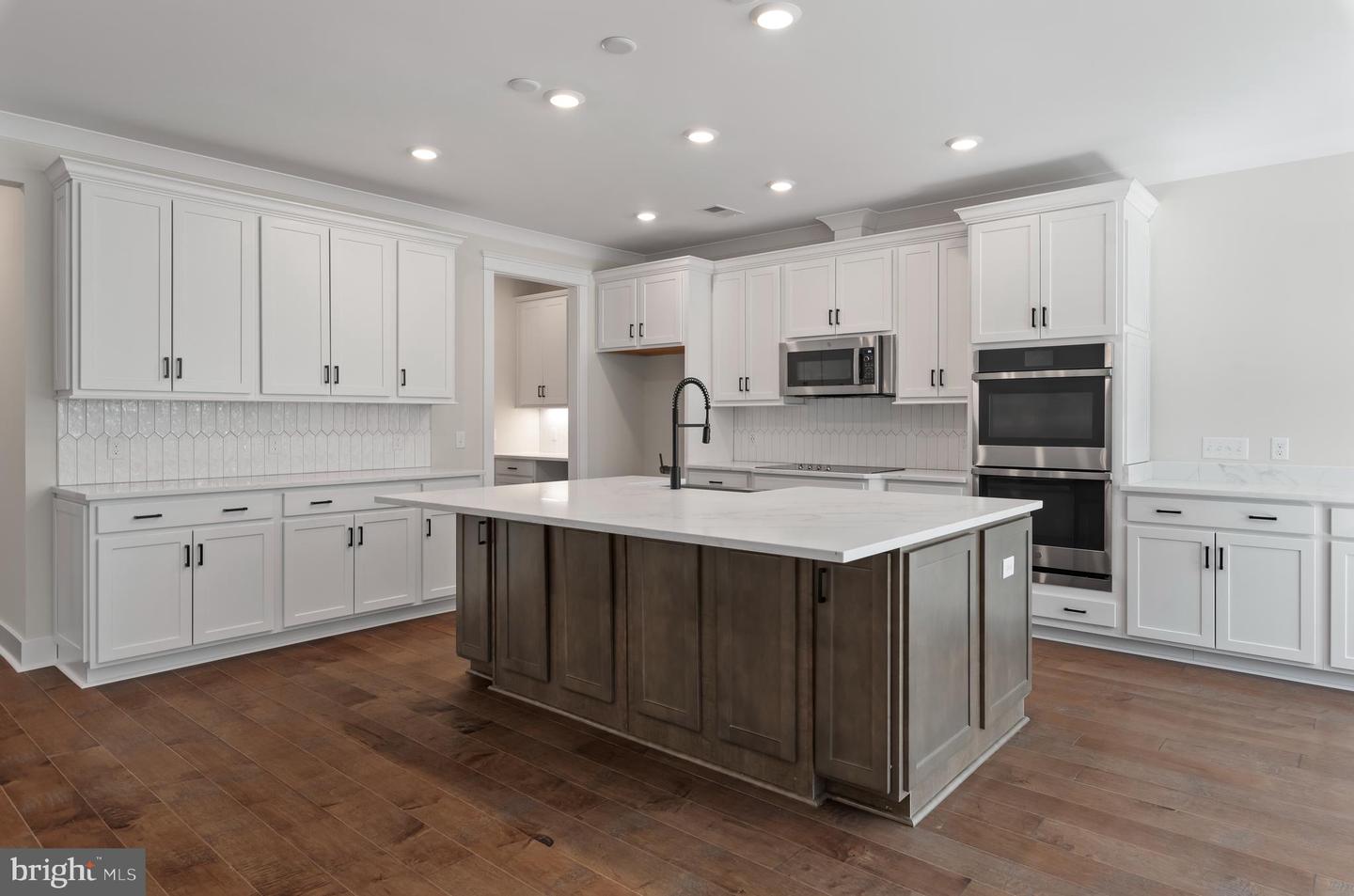 3708 ROCKETTS RIDGE DR, SANDY HOOK, Virginia 23153, 3 Bedrooms Bedrooms, 7 Rooms Rooms,2 BathroomsBathrooms,Residential,For sale,3708 ROCKETTS RIDGE DR,VAGO2000396 MLS # VAGO2000396
