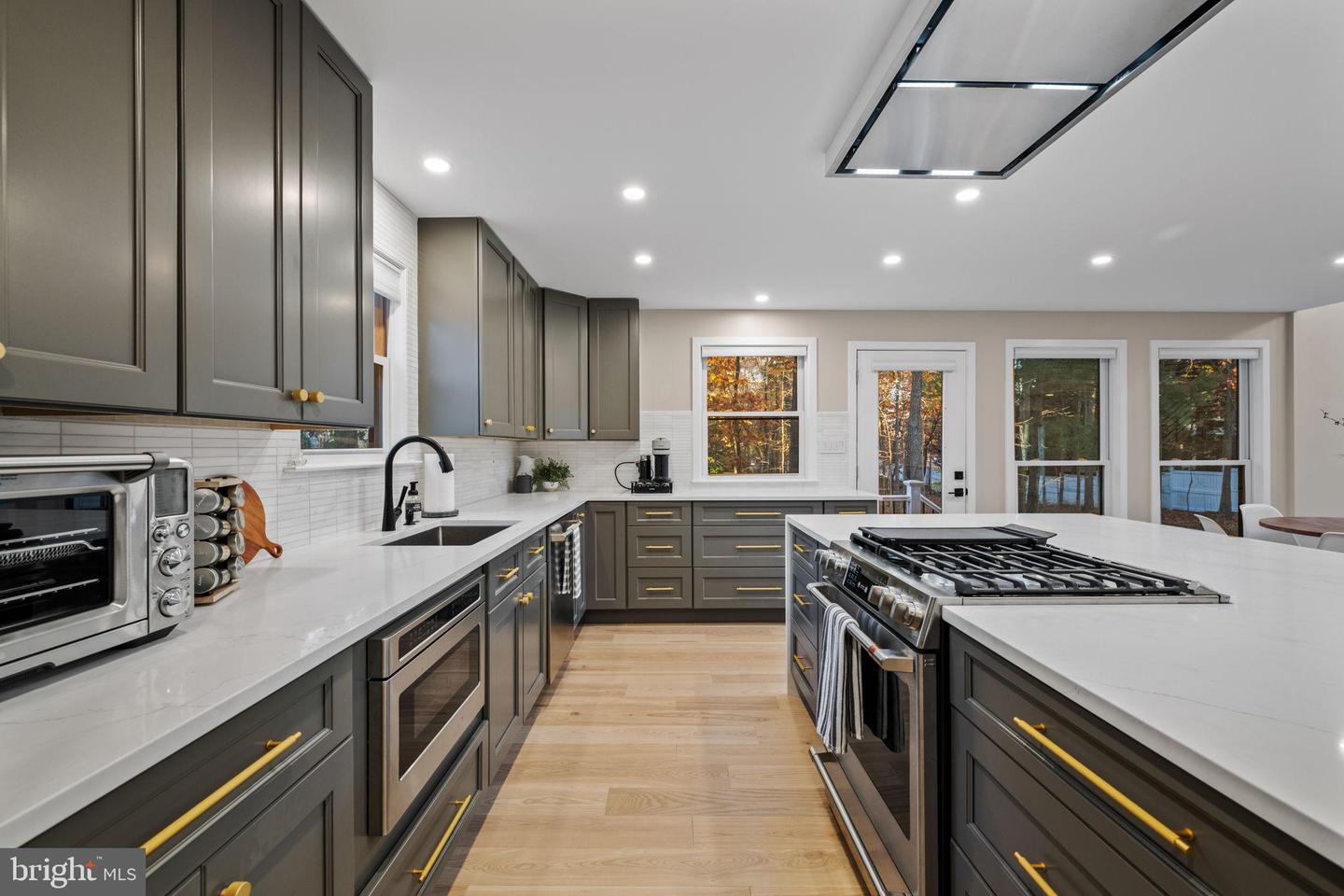 2207 ARDEN ST, DUNN LORING, Virginia 22027, 6 Bedrooms Bedrooms, 23 Rooms Rooms,5 BathroomsBathrooms,Residential,For sale,2207 ARDEN ST,VAFX2265378 MLS # VAFX2265378