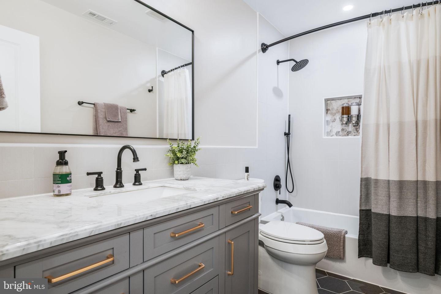 2207 ARDEN ST, DUNN LORING, Virginia 22027, 6 Bedrooms Bedrooms, 23 Rooms Rooms,5 BathroomsBathrooms,Residential,For sale,2207 ARDEN ST,VAFX2265378 MLS # VAFX2265378