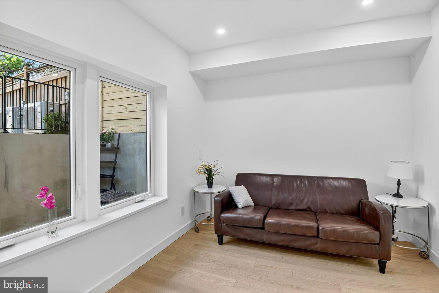 3303 SHERMAN AVE NW #A, WASHINGTON, District Of Columbia 20010, 3 Bedrooms Bedrooms, 9 Rooms Rooms,2 BathroomsBathrooms,Residential,For sale,3303 SHERMAN AVE NW #A,DCDC2220888 MLS # DCDC2220888