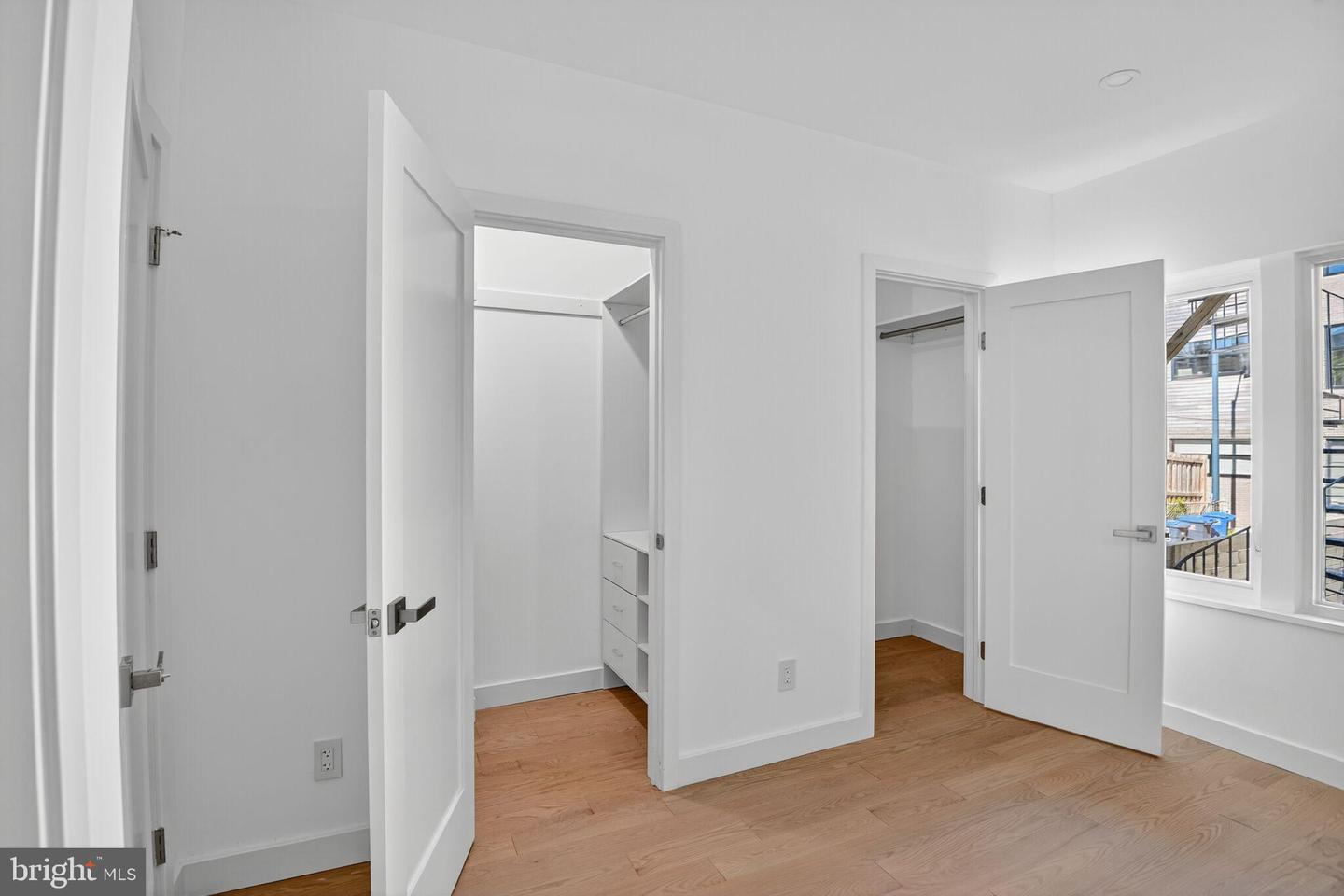 3303 SHERMAN AVE NW #A, WASHINGTON, District Of Columbia 20010, 3 Bedrooms Bedrooms, 9 Rooms Rooms,2 BathroomsBathrooms,Residential,For sale,3303 SHERMAN AVE NW #A,DCDC2220888 MLS # DCDC2220888