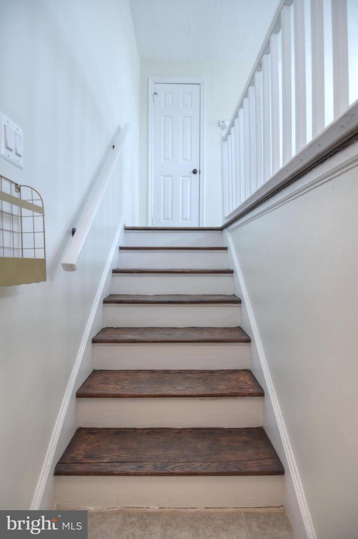 3723 KEMPER RD, ARLINGTON, Virginia 22206, 3 Bedrooms Bedrooms, ,2 BathroomsBathrooms,Residential,For sale,3723 KEMPER RD,VAAR2063266 MLS # VAAR2063266 3723 KEMPER RD, ARLINGTON, Virginia 22206, 3 Bedrooms Bedrooms, ,2 BathroomsBathrooms,Residential,For sale,3723 KEMPER RD,VAAR2063266 MLS # VAAR2063266