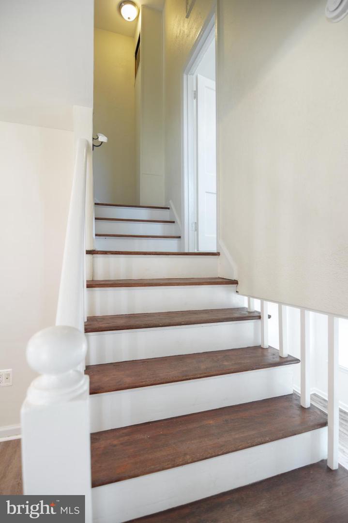 3723 KEMPER RD, ARLINGTON, Virginia 22206, 3 Bedrooms Bedrooms, ,2 BathroomsBathrooms,Residential,For sale,3723 KEMPER RD,VAAR2063266 MLS # VAAR2063266 3723 KEMPER RD, ARLINGTON, Virginia 22206, 3 Bedrooms Bedrooms, ,2 BathroomsBathrooms,Residential,For sale,3723 KEMPER RD,VAAR2063266 MLS # VAAR2063266