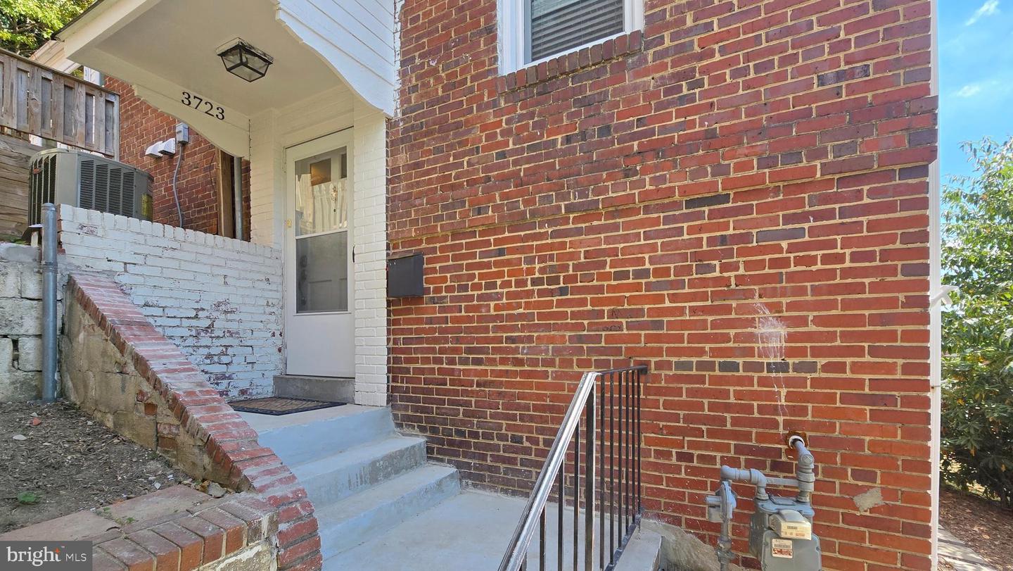 3723 KEMPER RD, ARLINGTON, Virginia 22206, 3 Bedrooms Bedrooms, ,2 BathroomsBathrooms,Residential,For sale,3723 KEMPER RD,VAAR2063266 MLS # VAAR2063266 3723 KEMPER RD, ARLINGTON, Virginia 22206, 3 Bedrooms Bedrooms, ,2 BathroomsBathrooms,Residential,For sale,3723 KEMPER RD,VAAR2063266 MLS # VAAR2063266