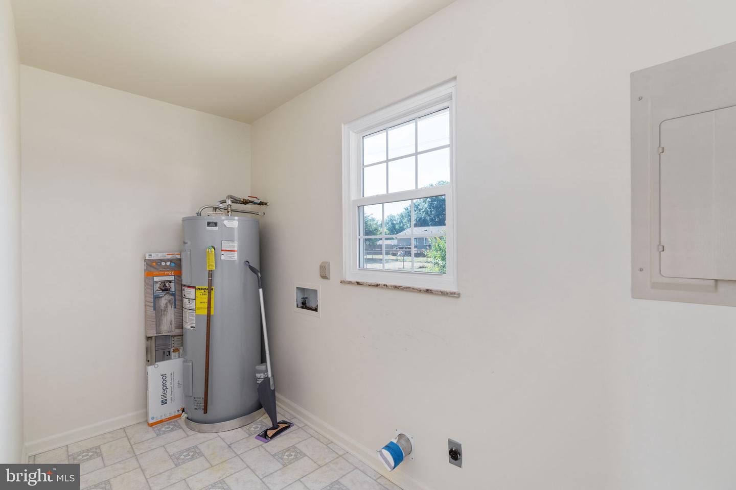 1708 SHERWOOD DR, FREDERICKSBURG, Virginia 22405, 4 Bedrooms Bedrooms, ,2 BathroomsBathrooms,Residential,For sale,1708 SHERWOOD DR,VAST2042512 MLS # VAST2042512 1708 SHERWOOD DR, FREDERICKSBURG, Virginia 22405, 4 Bedrooms Bedrooms, ,2 BathroomsBathrooms,Residential,For sale,1708 SHERWOOD DR,VAST2042512 MLS # VAST2042512