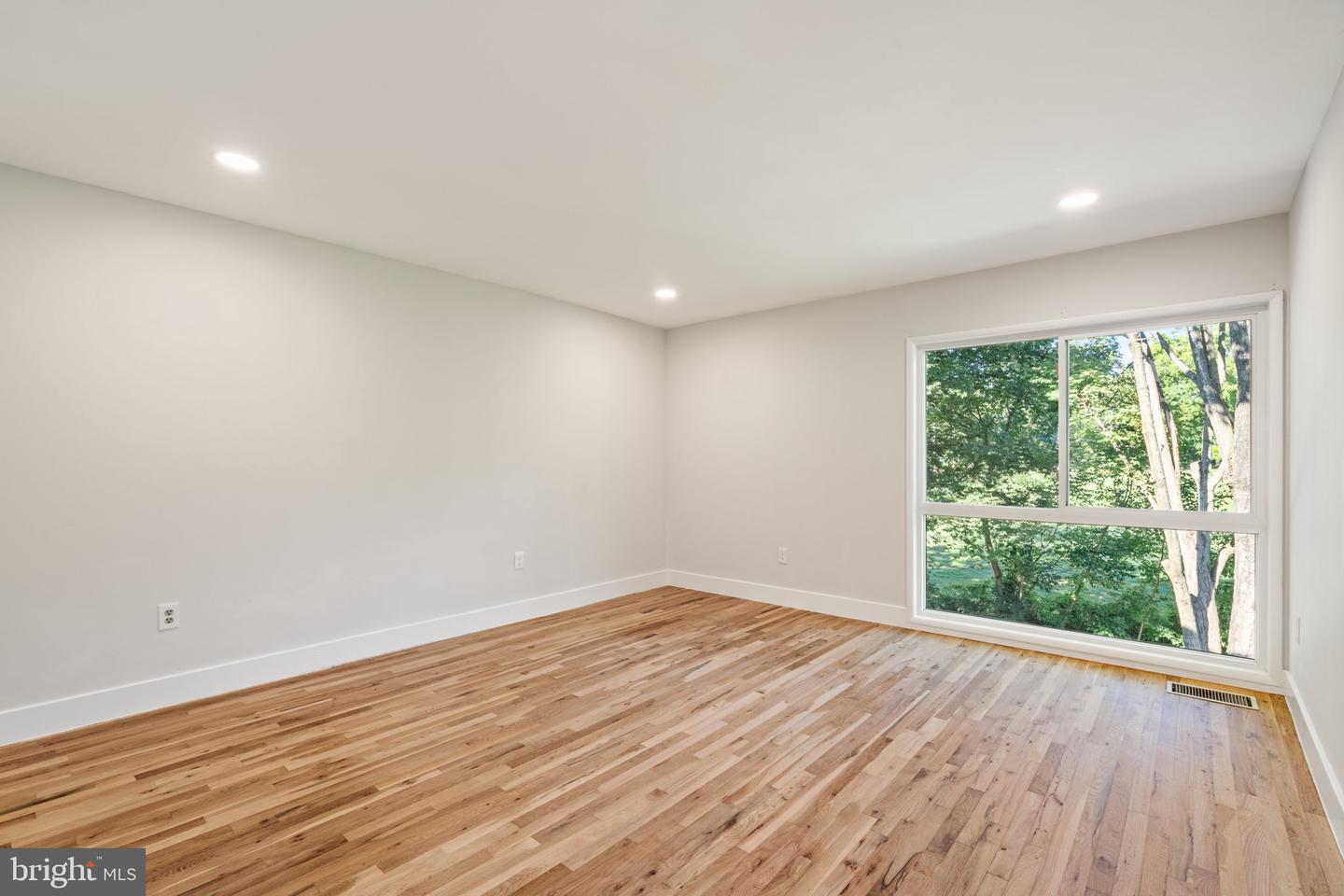 11478 LINKS DR, RESTON, Virginia 20190, 3 Bedrooms Bedrooms, ,2 BathroomsBathrooms,Residential,For sale,11478 LINKS DR,VAFX2265524 MLS # VAFX2265524
