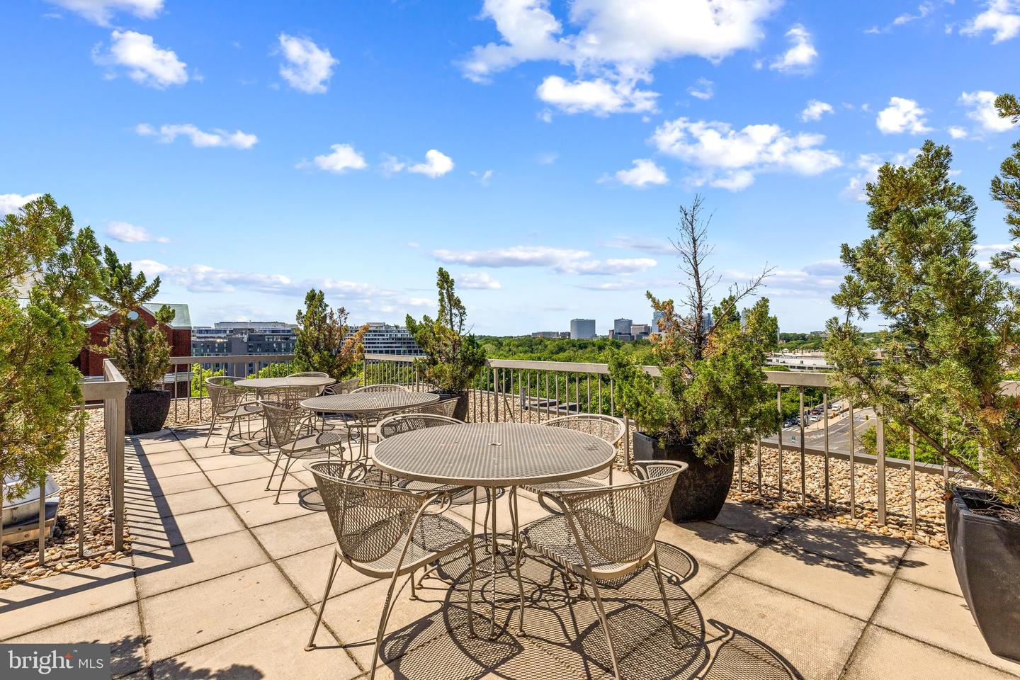 1001 26TH ST NW #306, WASHINGTON, District Of Columbia 20037, 2 Bedrooms Bedrooms, ,1 BathroomBathrooms,Residential,For sale,1001 26TH ST NW #306,DCDC2221062 MLS # DCDC2221062