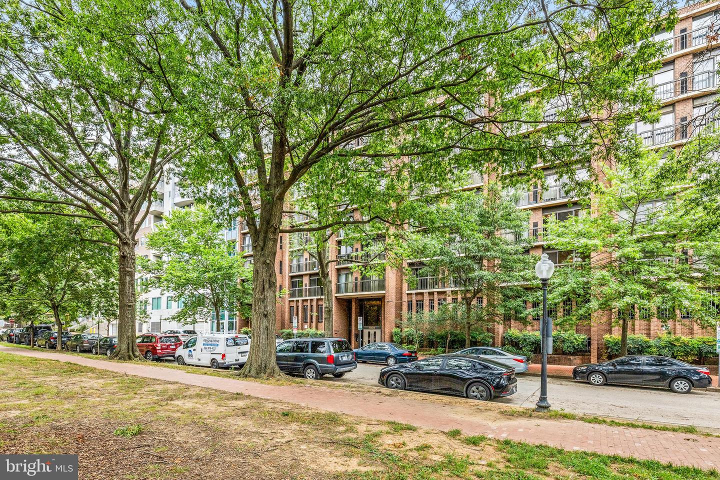 1001 26TH ST NW #306, WASHINGTON, District Of Columbia 20037, 2 Bedrooms Bedrooms, ,1 BathroomBathrooms,Residential,For sale,1001 26TH ST NW #306,DCDC2221062 MLS # DCDC2221062