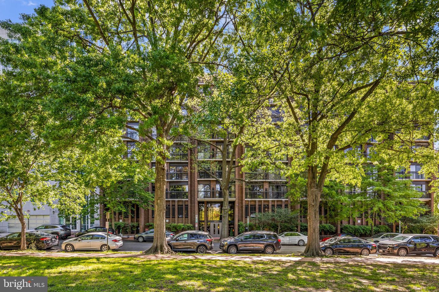 1001 26TH ST NW #306, WASHINGTON, District Of Columbia 20037, 2 Bedrooms Bedrooms, ,1 BathroomBathrooms,Residential,For sale,1001 26TH ST NW #306,DCDC2221062 MLS # DCDC2221062