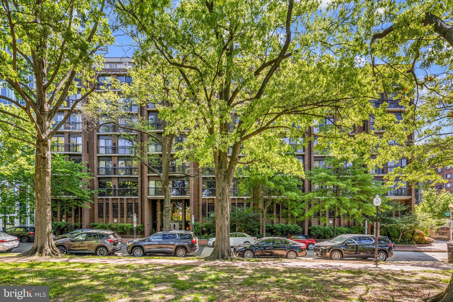 1001 26TH ST NW #306, WASHINGTON, District Of Columbia 20037, 2 Bedrooms Bedrooms, ,1 BathroomBathrooms,Residential,For sale,1001 26TH ST NW #306,DCDC2221062 MLS # DCDC2221062