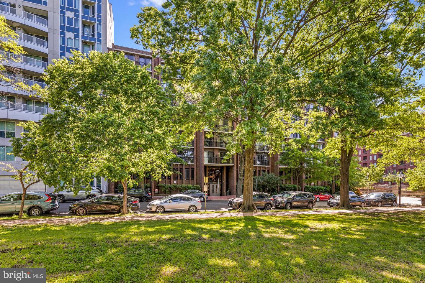 1001 26TH ST NW #306, WASHINGTON, District Of Columbia 20037, 2 Bedrooms Bedrooms, ,1 BathroomBathrooms,Residential,For sale,1001 26TH ST NW #306,DCDC2221062 MLS # DCDC2221062