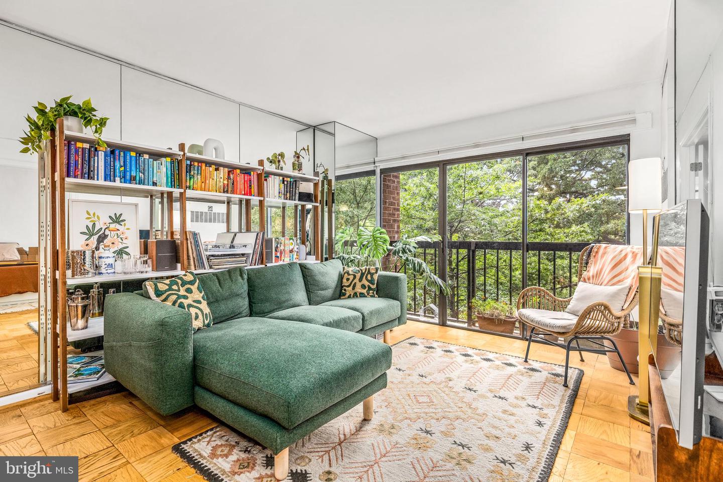 1001 26TH ST NW #306, WASHINGTON, District Of Columbia 20037, 2 Bedrooms Bedrooms, ,1 BathroomBathrooms,Residential,For sale,1001 26TH ST NW #306,DCDC2221062 MLS # DCDC2221062