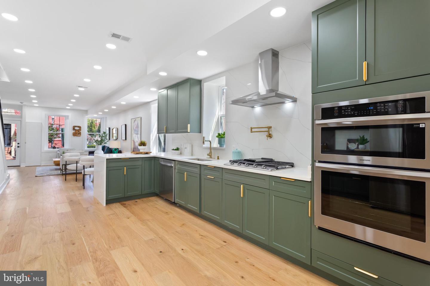 116 THOMAS ST NW, WASHINGTON, District Of Columbia 20001, 3 Bedrooms Bedrooms, 6 Rooms Rooms,2 BathroomsBathrooms,Residential,For sale,116 THOMAS ST NW,DCDC2221106 MLS # DCDC2221106