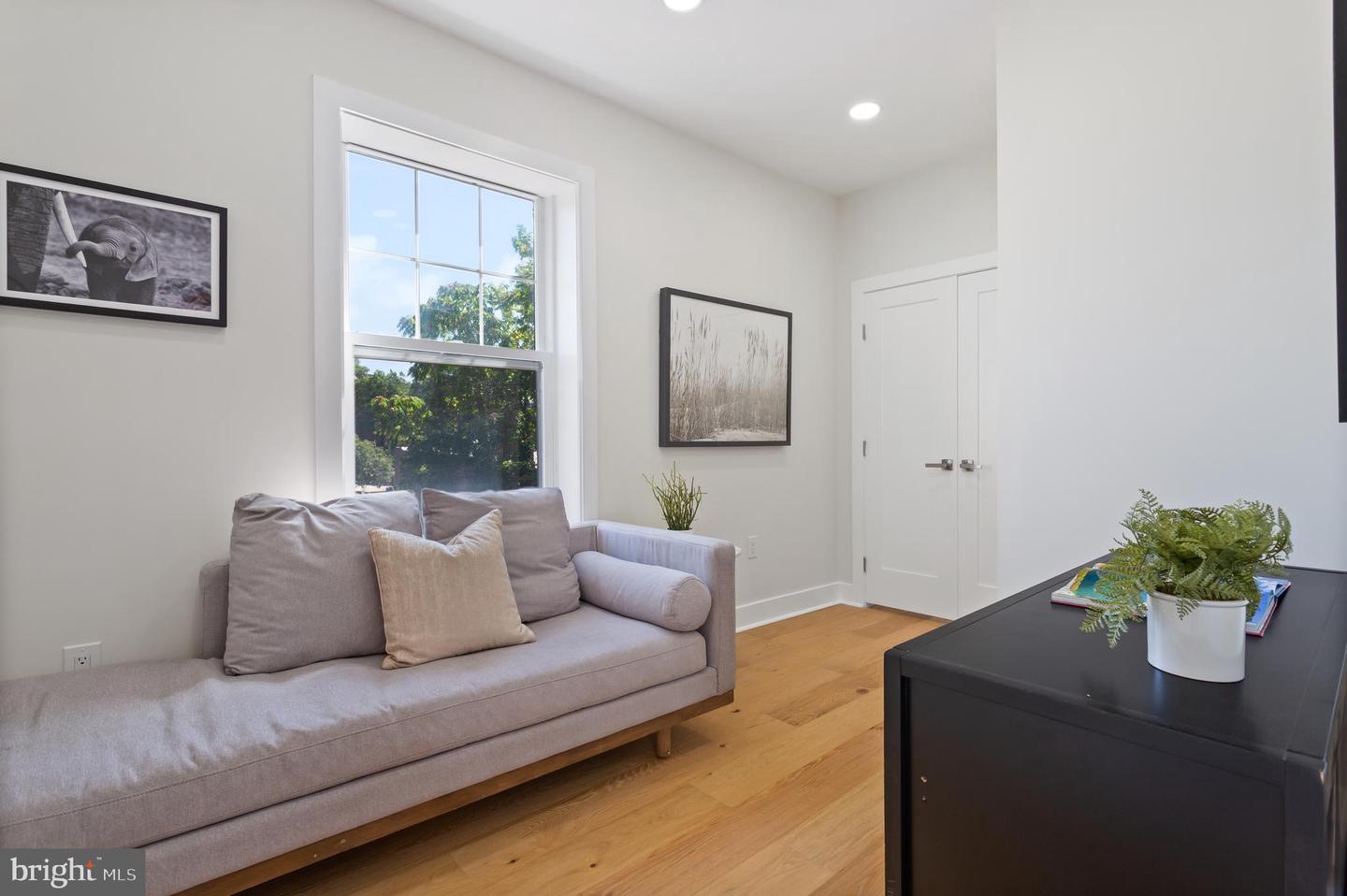 116 THOMAS ST NW, WASHINGTON, District Of Columbia 20001, 3 Bedrooms Bedrooms, 6 Rooms Rooms,2 BathroomsBathrooms,Residential,For sale,116 THOMAS ST NW,DCDC2221106 MLS # DCDC2221106