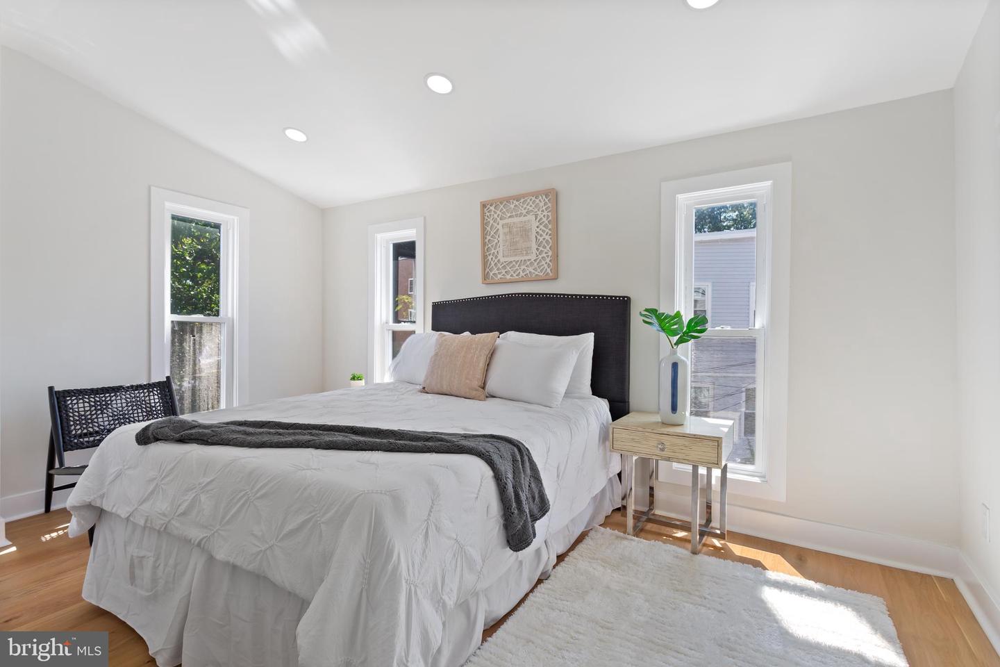 116 THOMAS ST NW, WASHINGTON, District Of Columbia 20001, 3 Bedrooms Bedrooms, 6 Rooms Rooms,2 BathroomsBathrooms,Residential,For sale,116 THOMAS ST NW,DCDC2221106 MLS # DCDC2221106