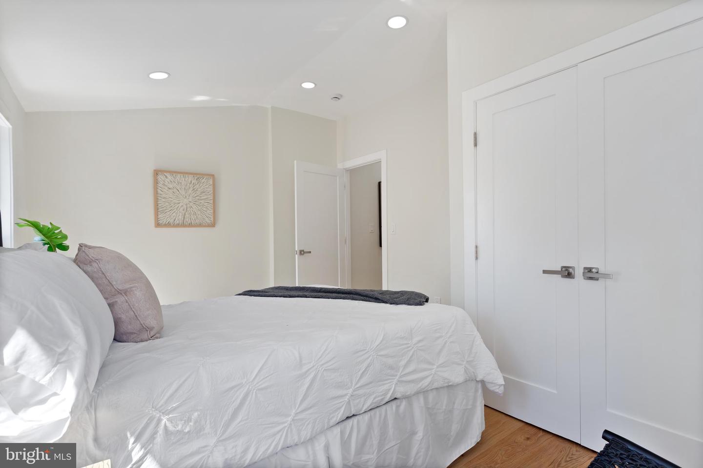 116 THOMAS ST NW, WASHINGTON, District Of Columbia 20001, 3 Bedrooms Bedrooms, 6 Rooms Rooms,2 BathroomsBathrooms,Residential,For sale,116 THOMAS ST NW,DCDC2221106 MLS # DCDC2221106