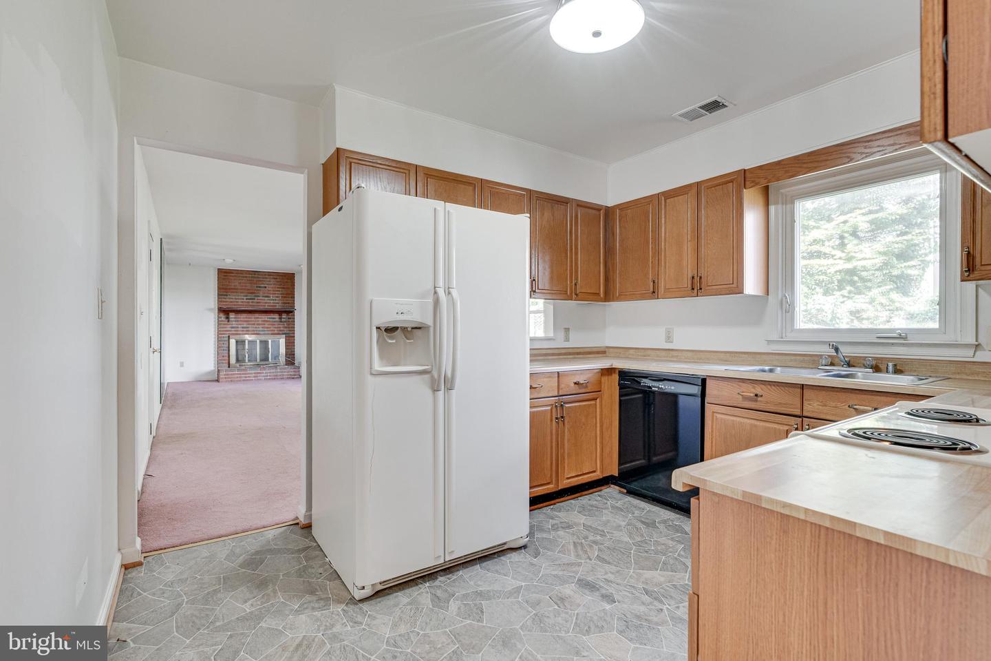 3112 FAIR WOODS PKWY, FAIRFAX, Virginia 22030, 3 Bedrooms Bedrooms, ,2 BathroomsBathrooms,Residential,For sale,3112 FAIR WOODS PKWY,VAFC2006944 MLS # VAFC2006944