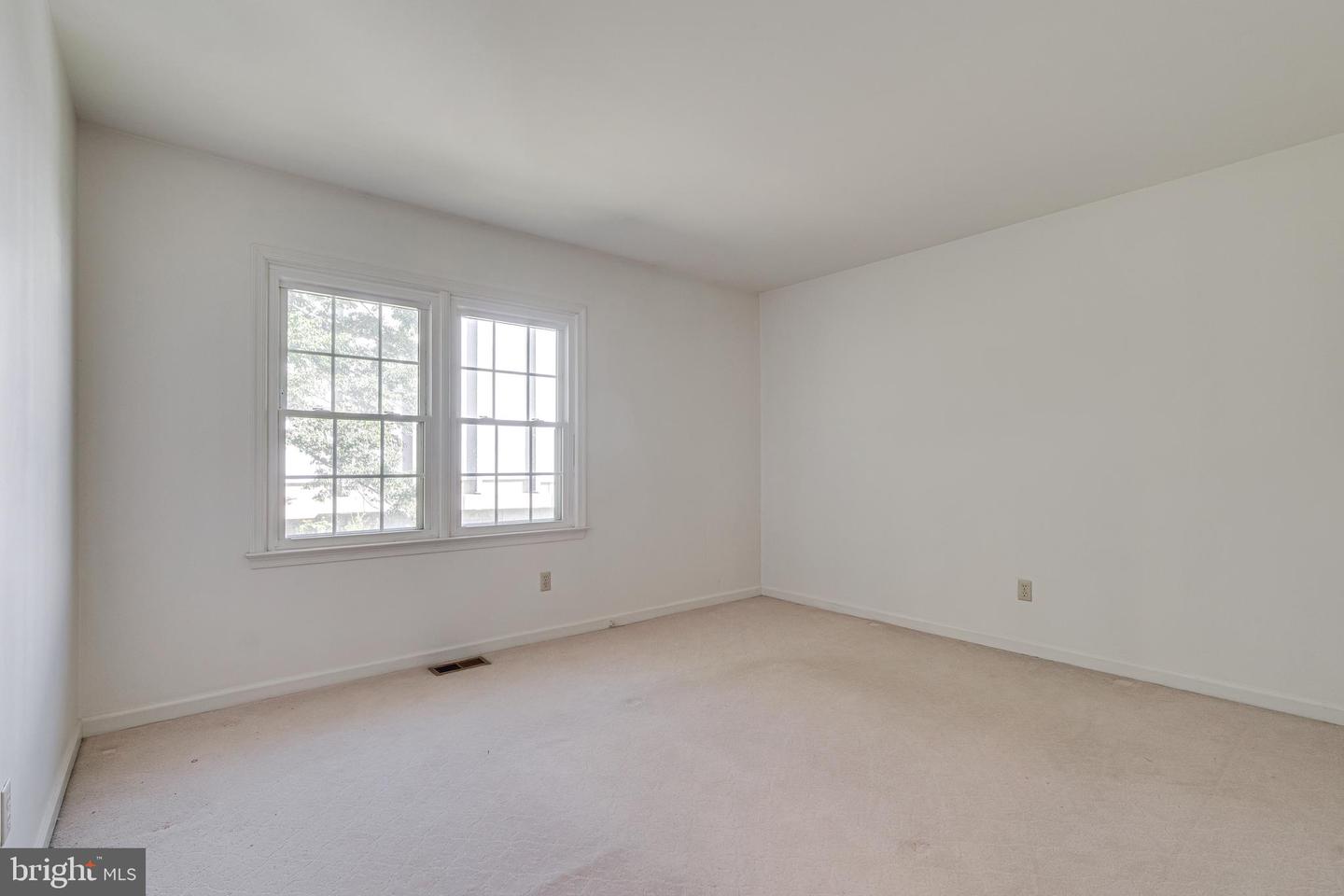 3112 FAIR WOODS PKWY, FAIRFAX, Virginia 22030, 3 Bedrooms Bedrooms, ,2 BathroomsBathrooms,Residential,For sale,3112 FAIR WOODS PKWY,VAFC2006944 MLS # VAFC2006944