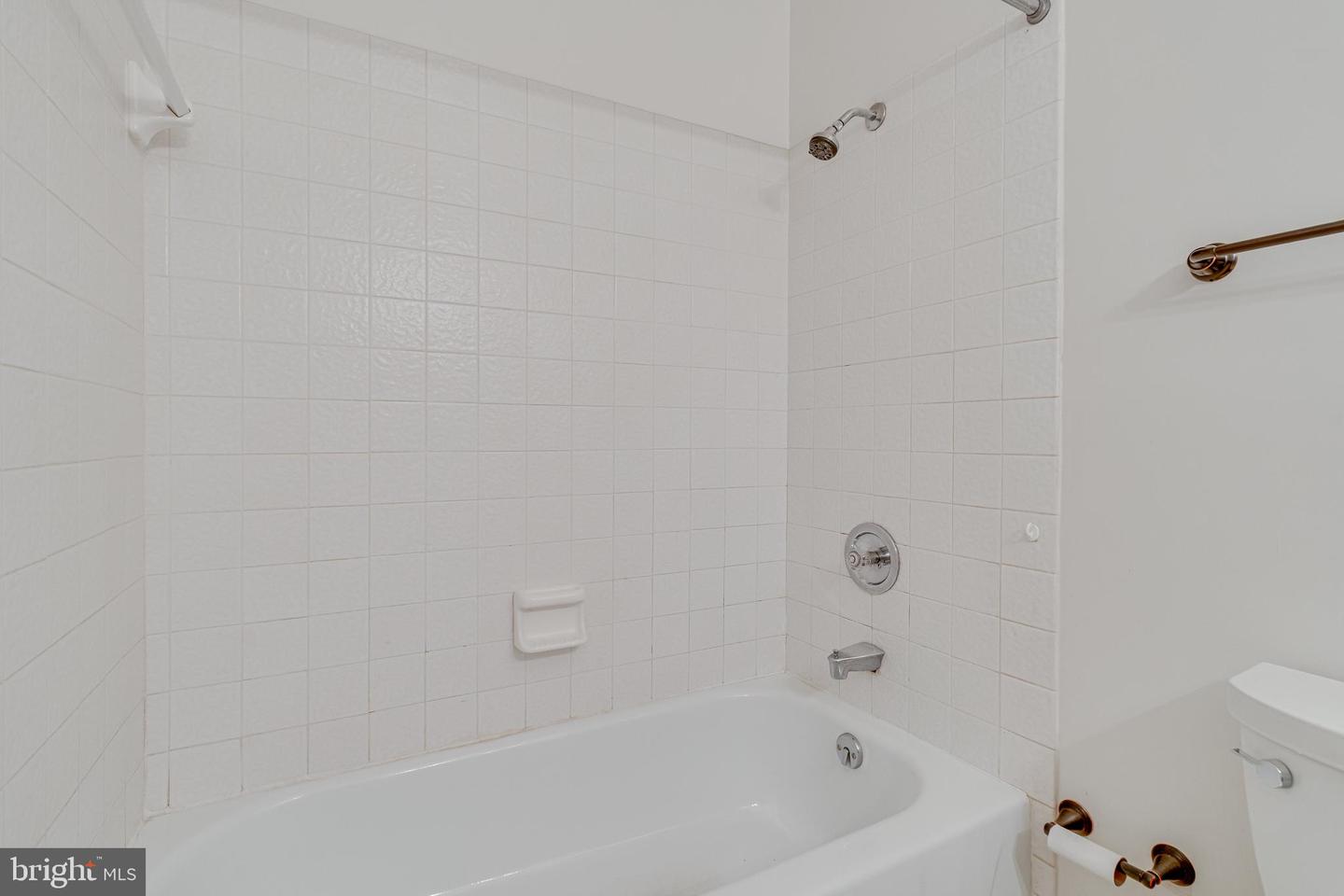 3112 FAIR WOODS PKWY, FAIRFAX, Virginia 22030, 3 Bedrooms Bedrooms, ,2 BathroomsBathrooms,Residential,For sale,3112 FAIR WOODS PKWY,VAFC2006944 MLS # VAFC2006944