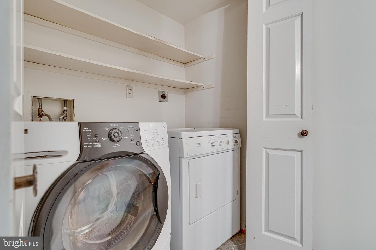 3112 FAIR WOODS PKWY, FAIRFAX, Virginia 22030, 3 Bedrooms Bedrooms, ,2 BathroomsBathrooms,Residential,For sale,3112 FAIR WOODS PKWY,VAFC2006944 MLS # VAFC2006944
