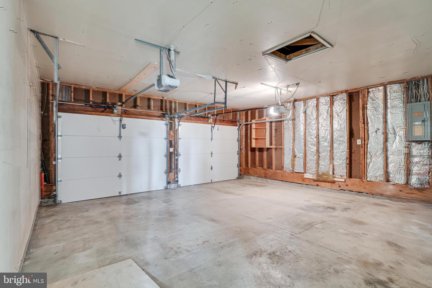 3112 FAIR WOODS PKWY, FAIRFAX, Virginia 22030, 3 Bedrooms Bedrooms, ,2 BathroomsBathrooms,Residential,For sale,3112 FAIR WOODS PKWY,VAFC2006944 MLS # VAFC2006944