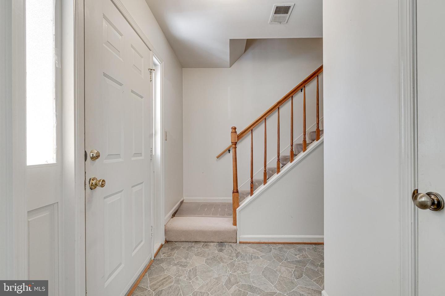 3112 FAIR WOODS PKWY, FAIRFAX, Virginia 22030, 3 Bedrooms Bedrooms, ,2 BathroomsBathrooms,Residential,For sale,3112 FAIR WOODS PKWY,VAFC2006944 MLS # VAFC2006944